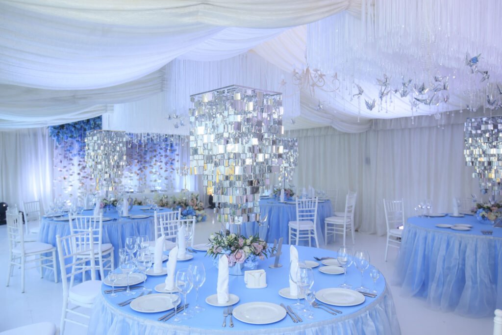 White Marquee Lighting Ideas